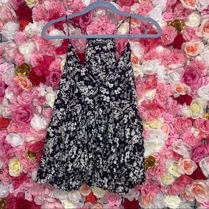 Large black & white Express top